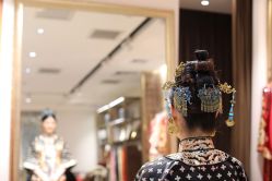 -藤薰定制中式嫁衣礼服旗袍店