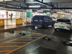 -虹桥火车站-停车场