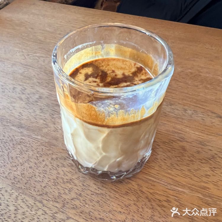 沉静海边复古咖啡店打卡威尔德美式咖啡酒屋