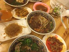 -爆炸头阿姨小四川正宗川味小吃(无任何分店)