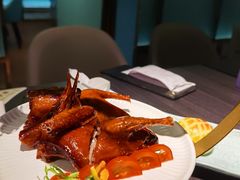 脆皮乳鸽-鹊玥·粤菜小馆(汇智国际商业中心店)