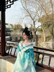 -一揽芳华汉服旗袍体验馆(拙政园店)
