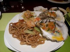 -荣誉国际酒店-云顶旋转餐厅