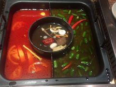 -老牌坊云南鱼豆花火锅(哈西万达店)