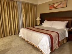 -汕尾巴黎半岛酒店