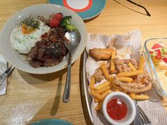 -菲滋意式休闲餐厅(北仑银泰城店)