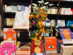 -钟书阁(松江泰晤士小镇店)