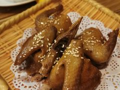 金牌盐焗乳鸽-粤港餐厅(禹州商业广场店)