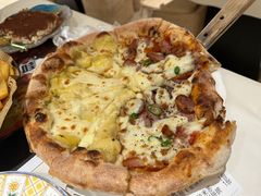 狂野拼榴莲披萨-盘炉forenza·云贵川融合小食堂 ( 钟楼中柳巷店)