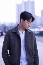 -一家只做男发烫染的店