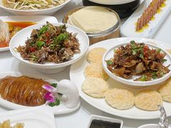 -梅利汴京烤鸭•开封豫菜地标店(东大街店)