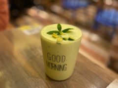 牛油果榴莲奶昔-卡朋西餐(扬名广场店)