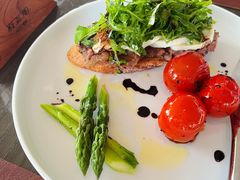 -蔚蓝阁餐厅·Brunch·牛排·威士忌·红酒