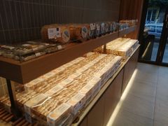 面包甜点陈列柜-惠诚滋知(世纪城二店)