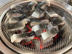 金牌鳗鱼半条-围炉肉舍•炭烤活鳗•丹东海鲜烤肉(步行街店)