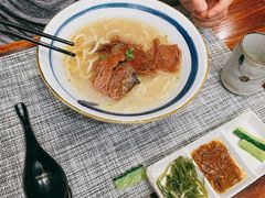 招牌牛三宝面配温泉蛋-难得一面