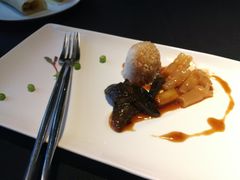 葱烧海参配乌米菌-鲁采LU STYLE(新天地店)