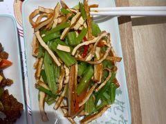 -老乡鸡(上海白玉兰广场店)