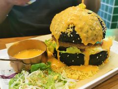 瀑布芝士牛肉汉堡-肥韬茶餐厅(南山mini店)
