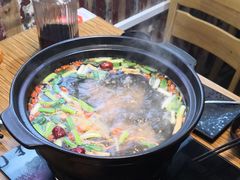 -陆记牛庄·碳锅龙虾烧烤(爱上花园店)