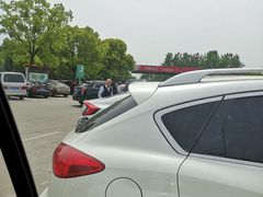 -平望服务区·停车场