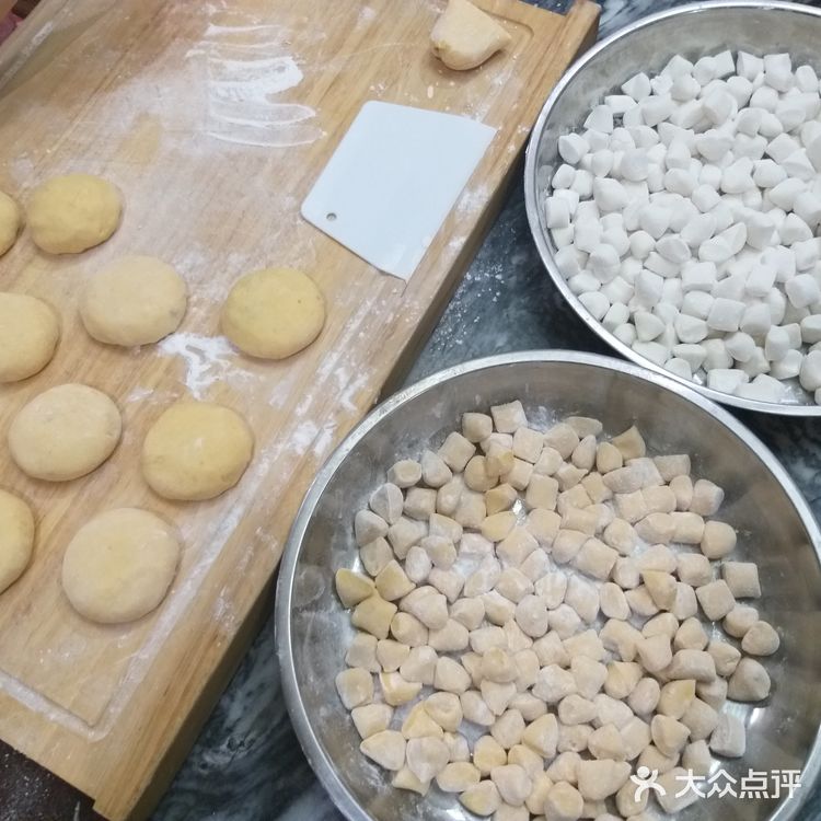 特色推荐： 马蹄千层糕是我家里经常做的一款糕点