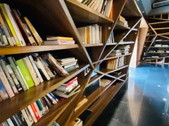 -钟书阁(松江泰晤士小镇店)