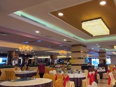 -御满江海鲜酒家(洛溪新城店)