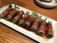 薄荷牛肉卷-云海肴·汽锅鸡·云南菜(天山百盛优客店)