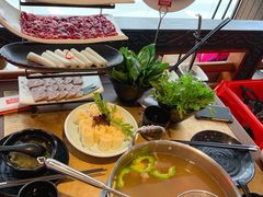 -左庭右院鲜牛肉火锅(金山万达店)