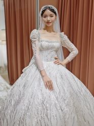 -派丽莫Pellimo原创设计婚纱品牌