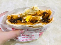 -清真马乐贝腊牛肉蛋黄菜夹馍(马蓉洒金桥店)