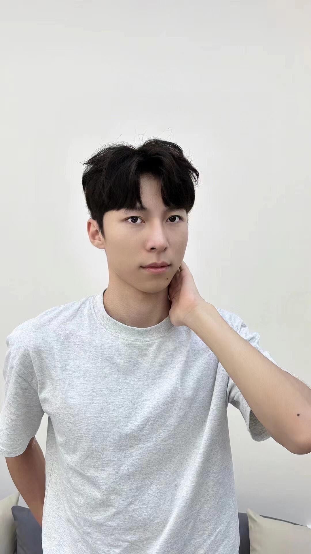 中分发型超帅气