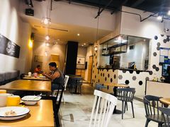 大堂-HELLO 27 意面·沙拉·帕尼尼