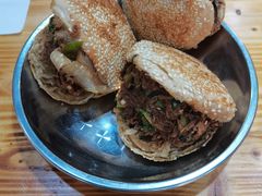 烧饼夹肘子肉-昌顺马记小吃店(昌盛园店)