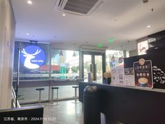 -瑞幸咖啡(小龙湾地铁站临街店)