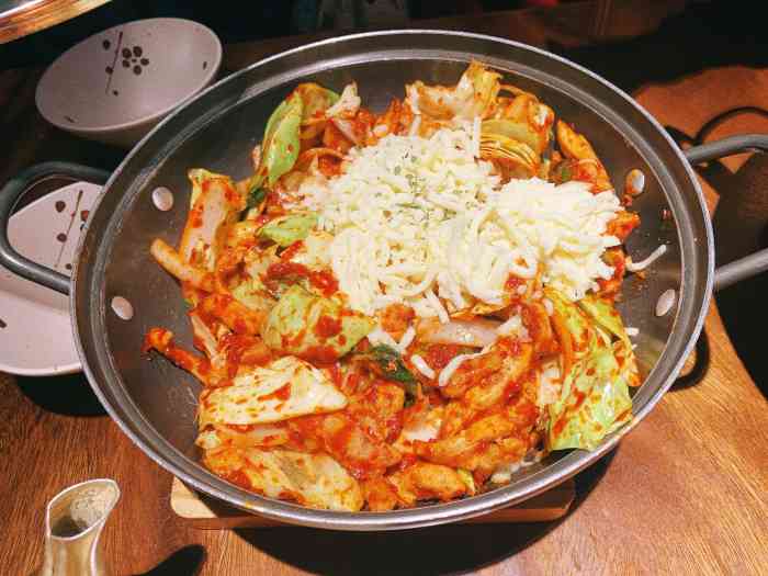 乐园夜市场(五道口店)-"在学清路欢乐汇二楼,虽然疫情还是很热闹.