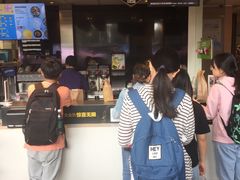 等位区-麦当劳(中二横路店)