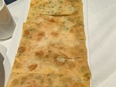 鸡蛋葱花飞饼-大铁勺新津菜(熙悦汇店)