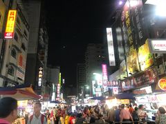 -六合夜市