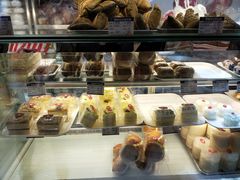 -白玉兰食品甜凤店(合生汇店)