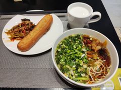 -上海浦东中心万枫酒店