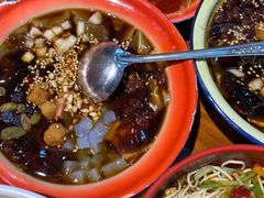 -爆炸头阿姨小四川正宗川味小吃(无任何分店)