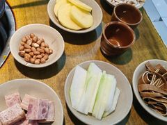 -爱妻·非遗鲜牛排火锅(川音店)