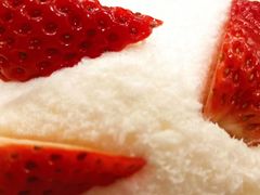 草莓纷纷雪-糖纸甜品(恒一广场店)