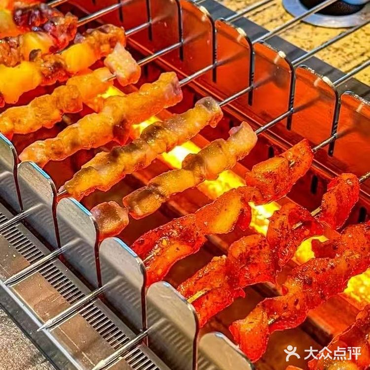 万江华南摩这家烤串真的好好吃😋
