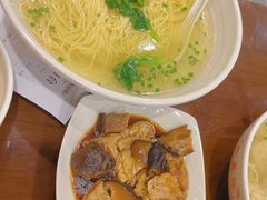 香菇面筋浇头-东泰祥生煎馆(陕西南路店)