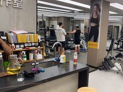 -琪航健身工作室(杨高南路地铁站店)