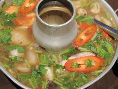 越式酸辣虾汤-大头虾越式风味餐厅(光明广场店)