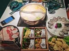 -椰子湾·海南火锅·糟粕醋·椰子鸡(正大广场店)